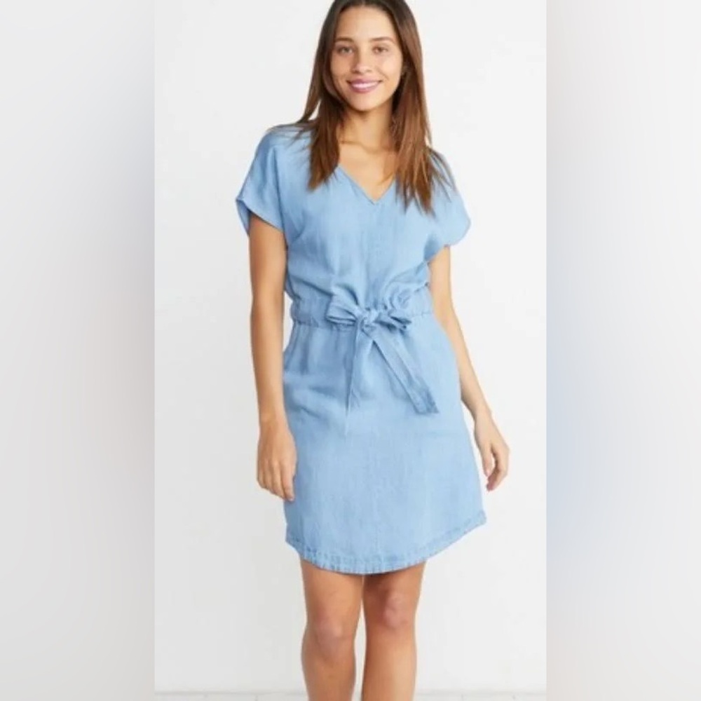 Marine Layer Bella Light Blue Chambray Linen Dress
Size Small